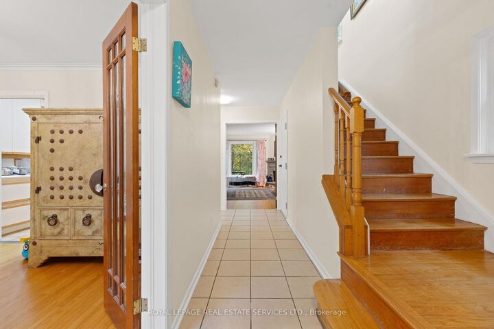 Property Photo:  1129 Mount Pleasant Road Main &Amp Upper  ON M4P 2M8 