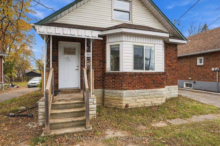 Property Photo: 1310 Clonsilla Avenue ON K9J 5Z2