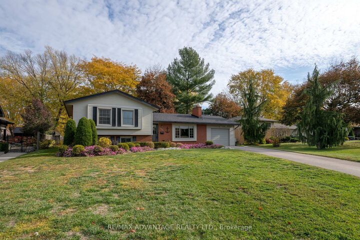 Property Photo:  351 Oak Avenue  ON N7G 3A9 