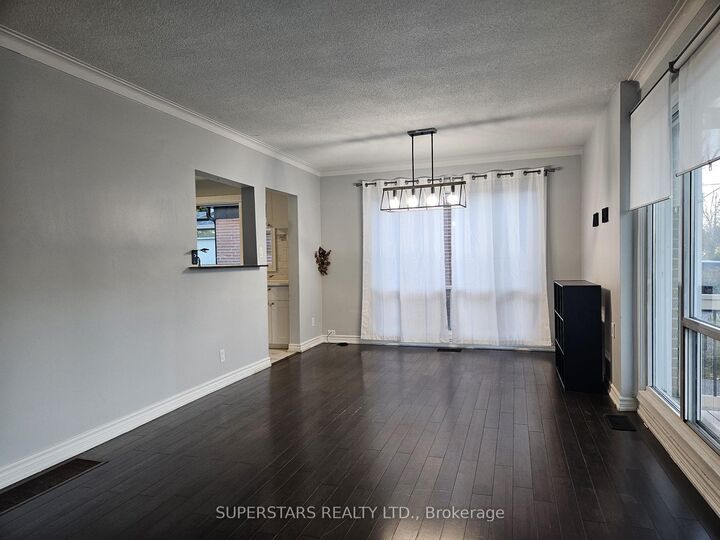 Property Photo:  2258 Brimley Road Main  ON M1S 2B6 