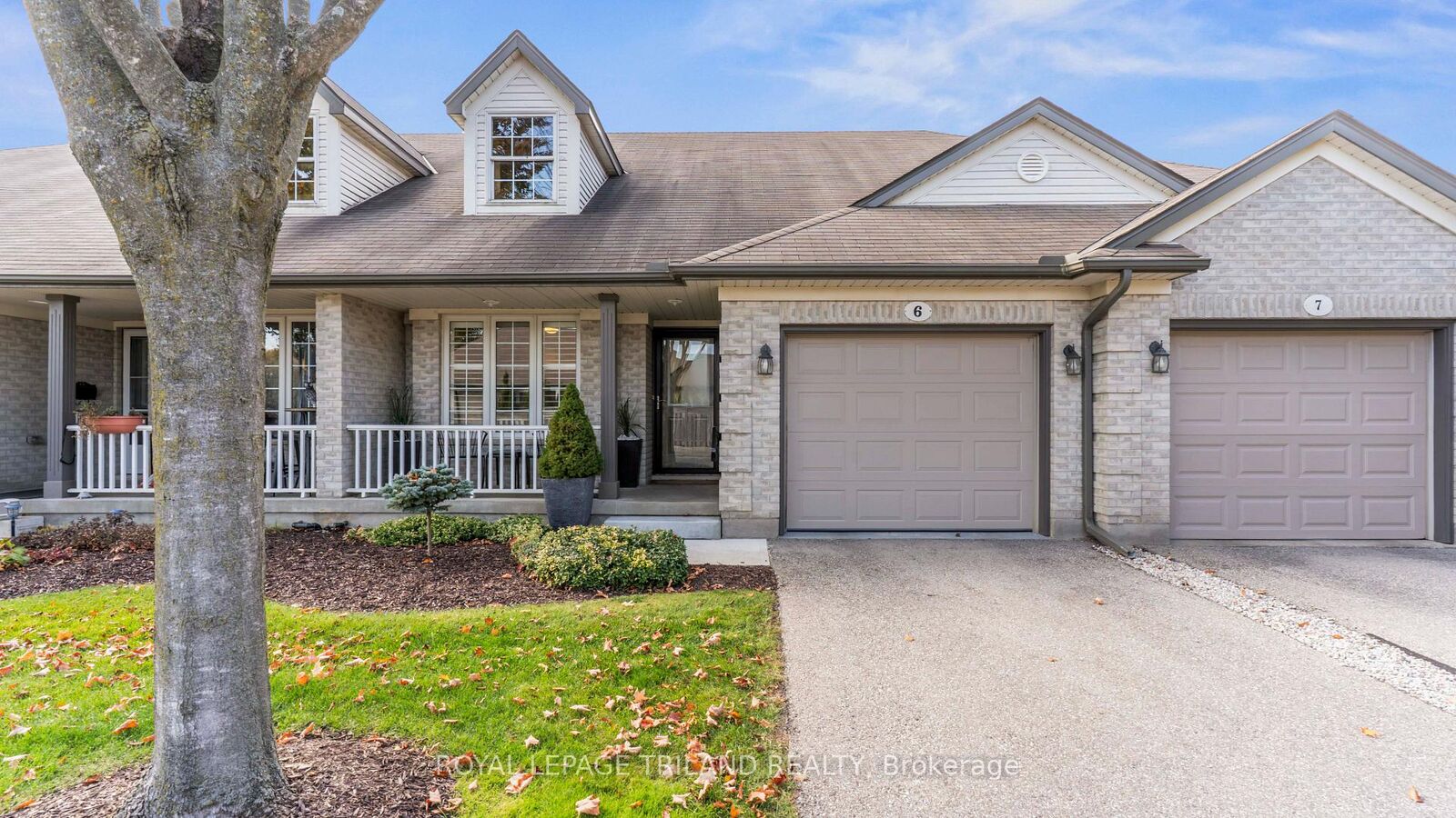 Property Photo:  20 Windemere Place 6  ON N5R 6H6 