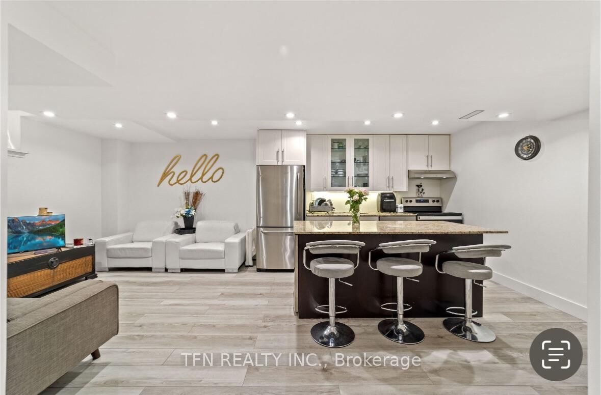 Property Photo: 17 Camden Drive ON L4K 5S6