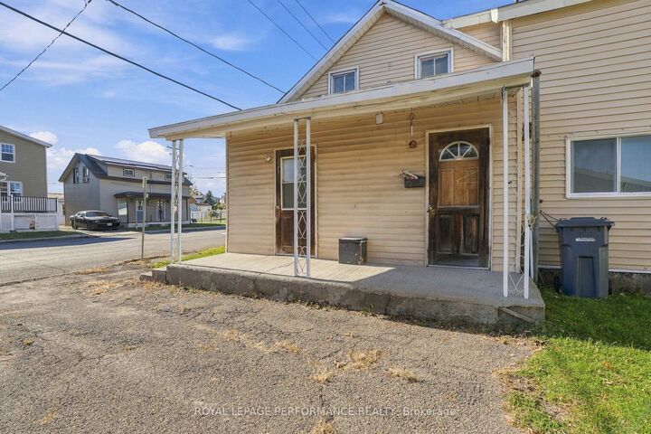 Property Photo:  325 Kitchener Street  ON K6A 2P1 