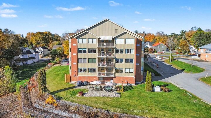 Property Photo:  259 Albert Street 106  ON K7S 2M4 