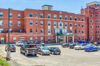 Property Photo:  175 Hunter Street E 105  ON K9H 1G9 
