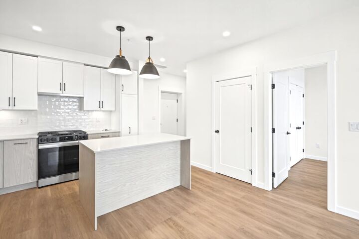 Property Photo:  27254 Aldergrove Town Centre Drive 810  BC V4W 0E5 
