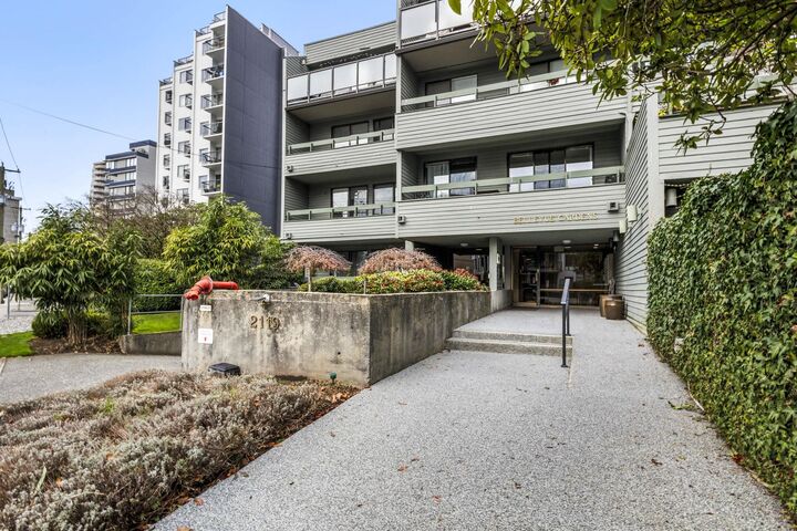 Property Photo:  2119 Bellevue Avenue 403  BC V7V 1C2 