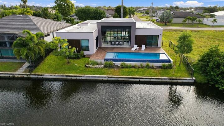 Property Photo:  2608 SW 20th Ave  FL 33914 