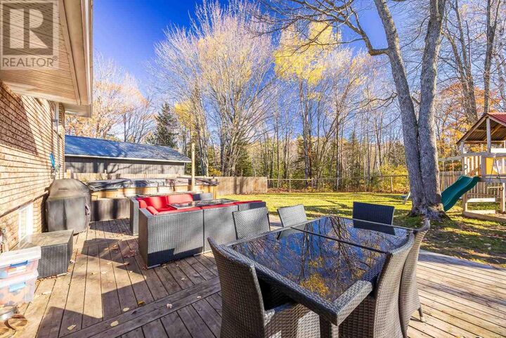 Property Photo: 27 Highland Ct ON P6C 5X9