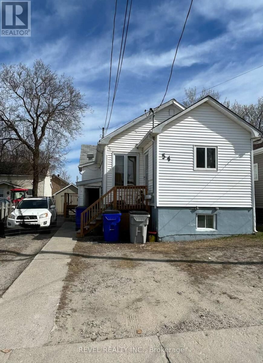 Property Photo:  54 Windsor Avenue  ON P4N 3A9 