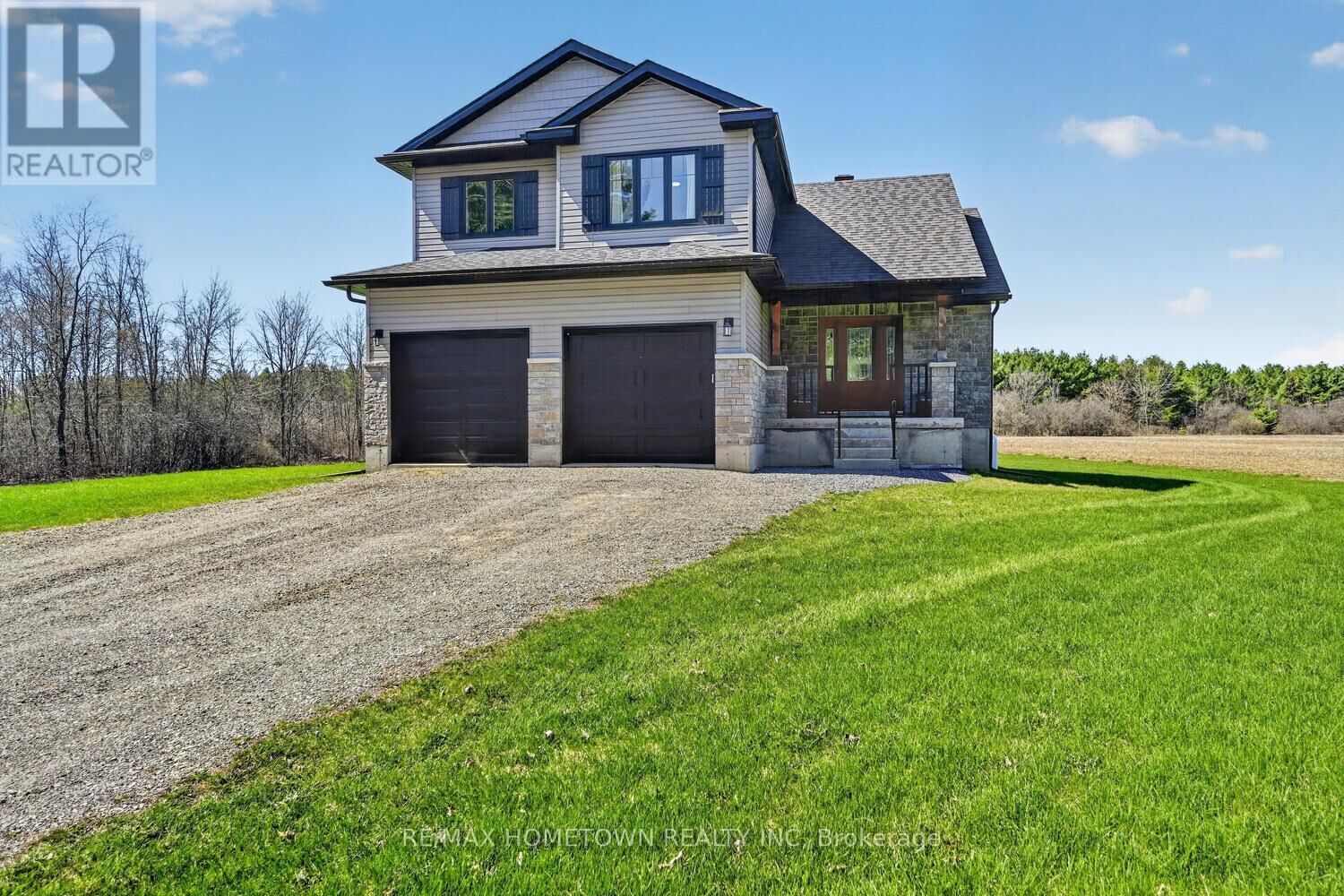 Property Photo: 7208 Stevenson Road ON K6V 5T4