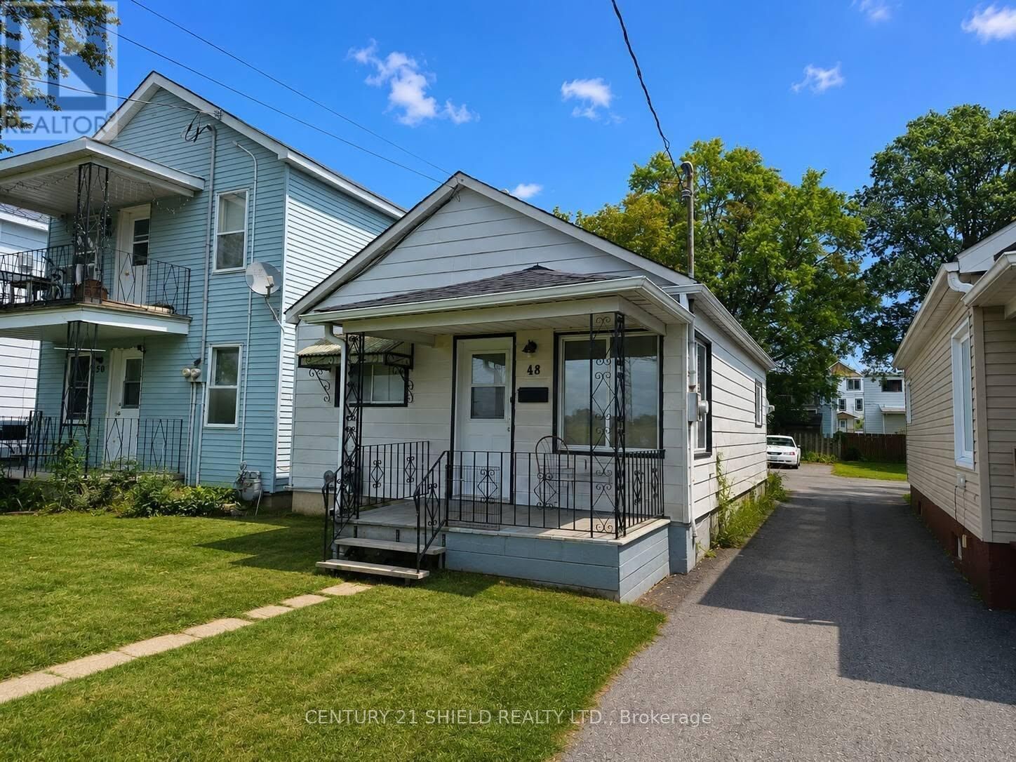 Property Photo:  48 Danis Street  ON K6H 5G2 