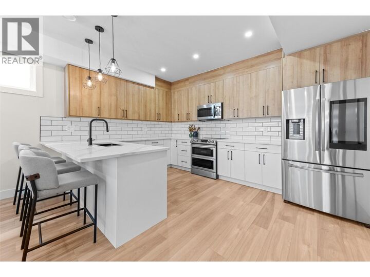 Property Photo: 1034 Martin Avenue 4 BC V1Y 6V5
