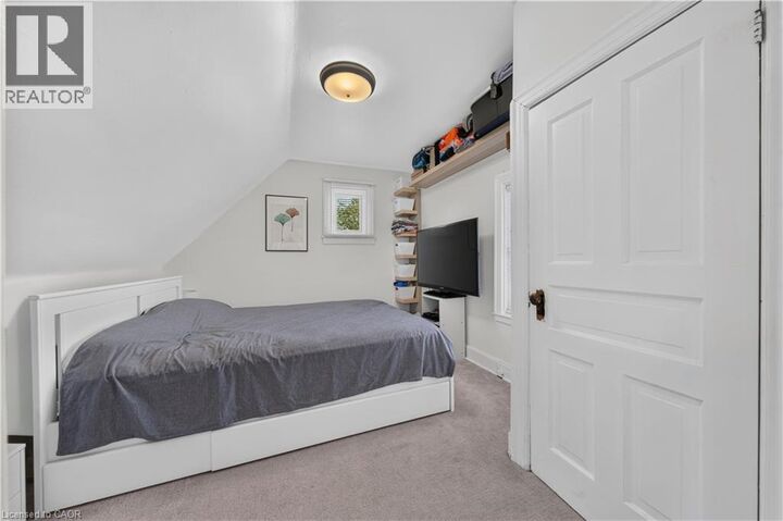 Property Photo: 148 Markland Street 3 ON L8P 2K5