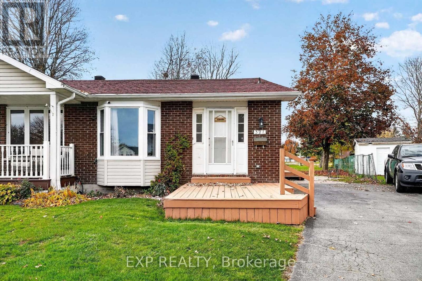 Property Photo:  327 Angela Crescent  ON K6H 7A1 