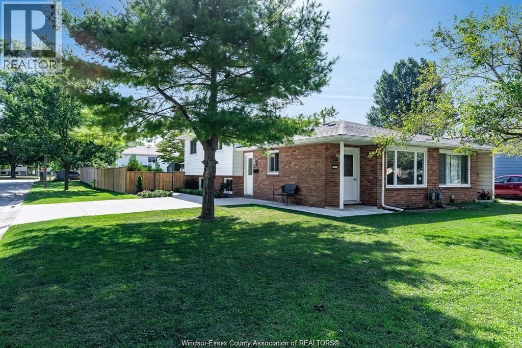 Property Photo:  6 Marlene Crescent  ON N8H 4J7 