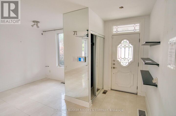 Property Photo: 300 St Andrew Street ON K1N 5G7