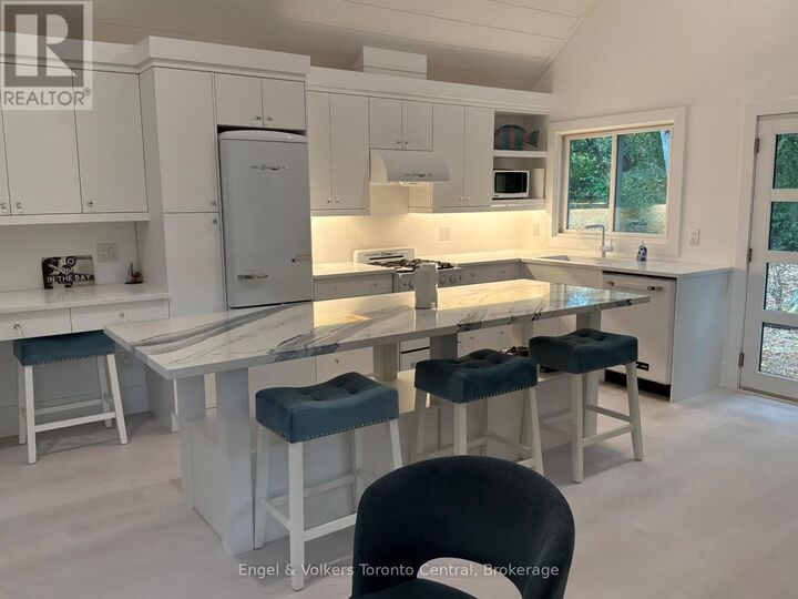 Property Photo: 91 Lakeshore Drive ON N0H 2P0