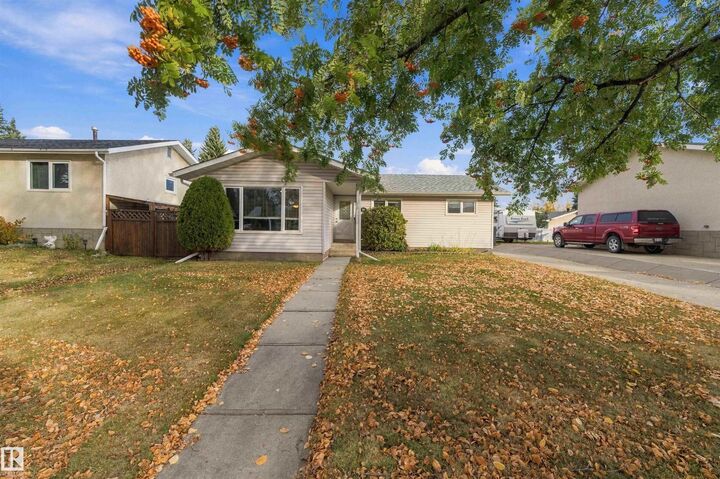 Property Photo:  59 Rosewood Drive  AB T8A 0L8 