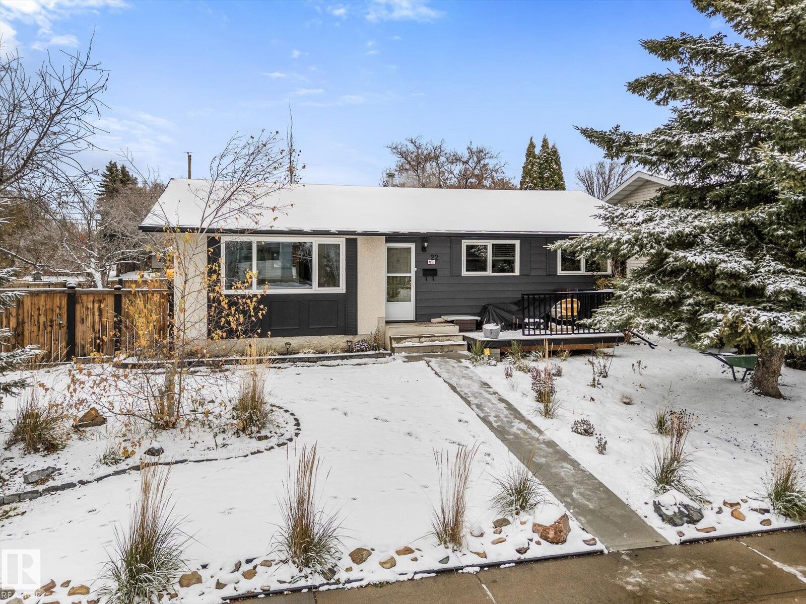 Property Photo:  22 Wapiti Drive  AB T9G 1R3 