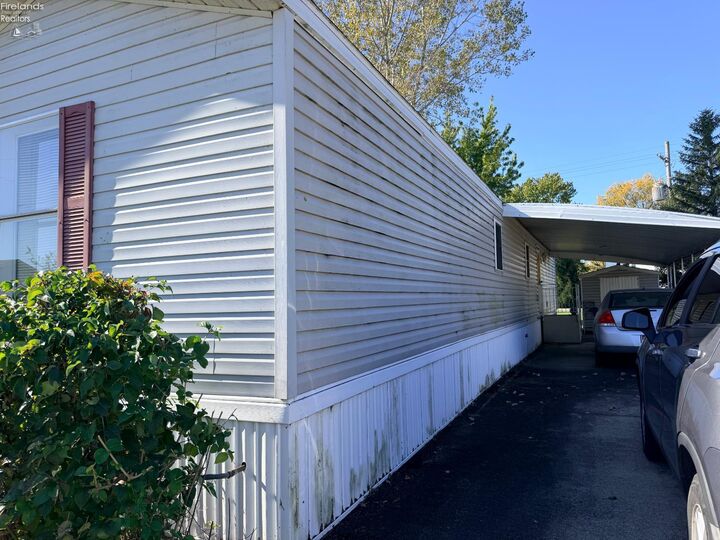 Property Photo:  87 W Bass Circle  OH 43440 