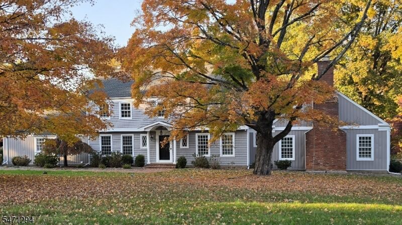 Property Photo:  5 Scarlet Oak Rd  NJ 07830 