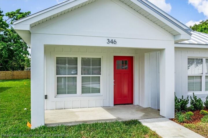 Property Photo:  346 E Hibiscus Street  FL 33852 