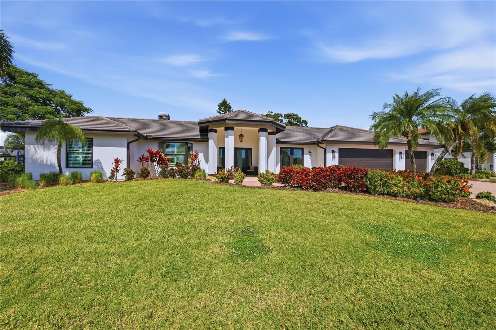 Property Photo:  312 Yacht Harbor Drive  FL 34229 