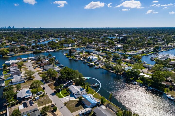 Property Photo: 9298 Sun Isle Drive NE FL 33702