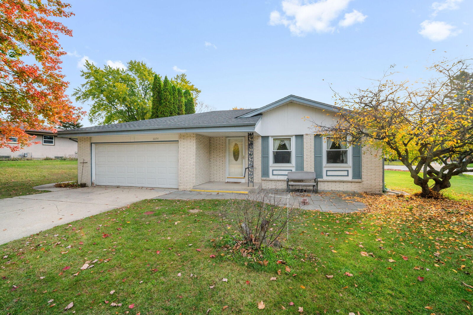 Property Photo: W234n6074 Tulip Ln WI 53089