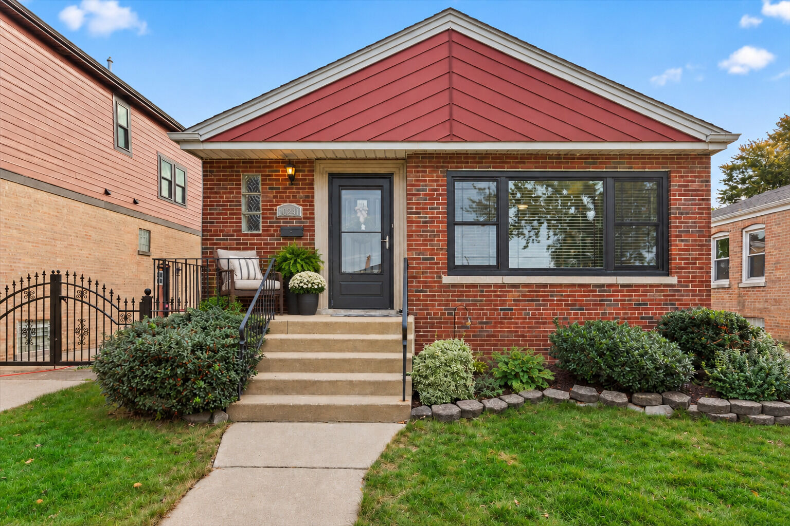 Property Photo: 10241 S Albany Avenue IL 60655