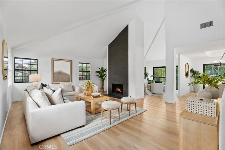Property Photo:  375 Newport Glen Court  CA 92660 