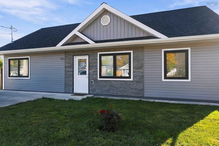 Property Photo:  323 Nichols Avenue  NS B4N 3V7 