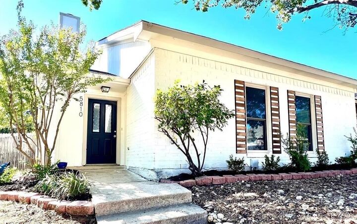 Property Photo:  5810 Falconcrest Drive  TX 76017 