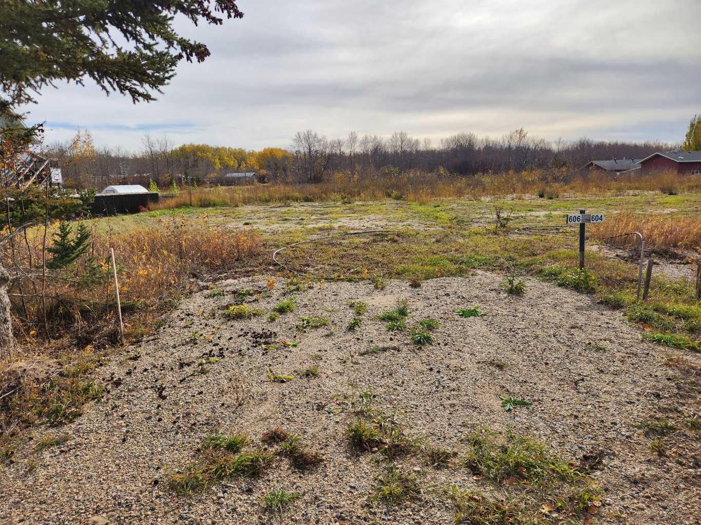 Property Photo:  606 Lakeshore Drive  SK S9V 2T0 