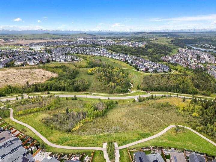 Property Photo:  525 River Heights Drive 1905  AB T4C 3E4 