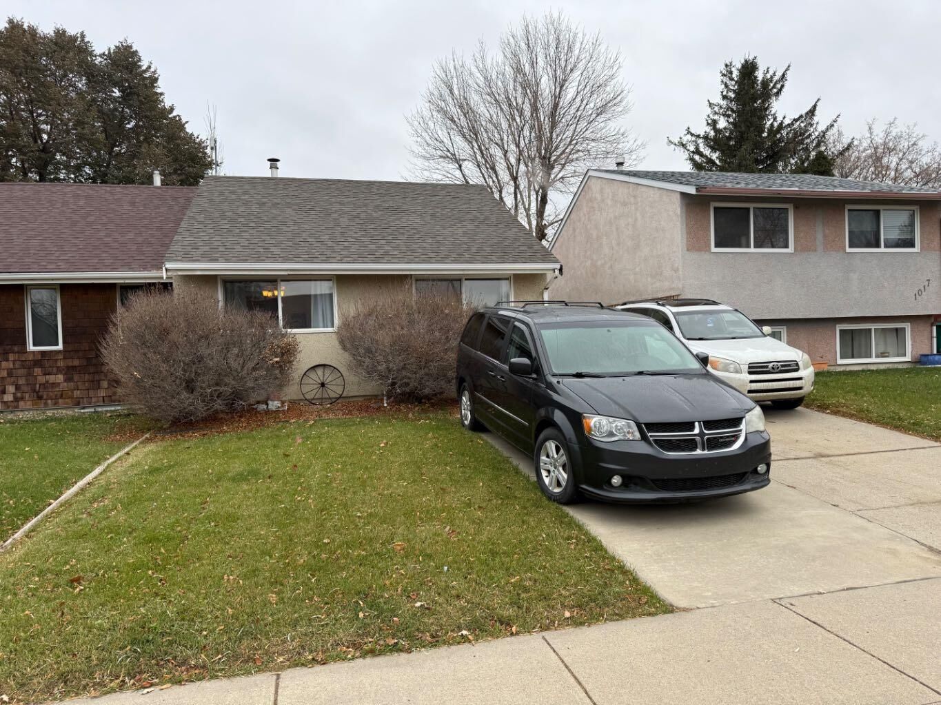 Property Photo:  1013 St David Road N  AB T1H 5A5 