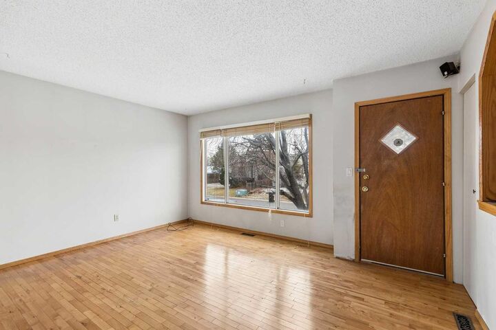 Property Photo:  93 Big Hill Circle SE  AB T2T 3S9 