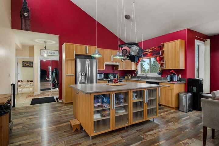 Property Photo:  255026 Range Road 241  AB T1P 0K9 