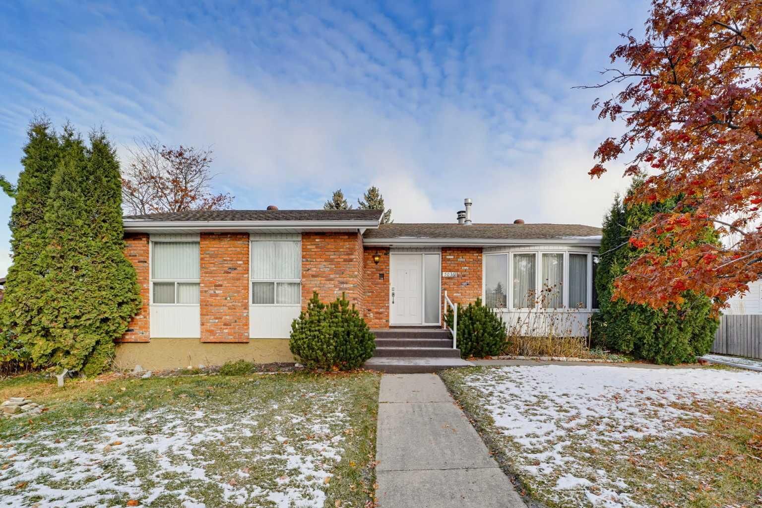 Property Photo:  5036 35 Street Close  AB T4G 1H5 