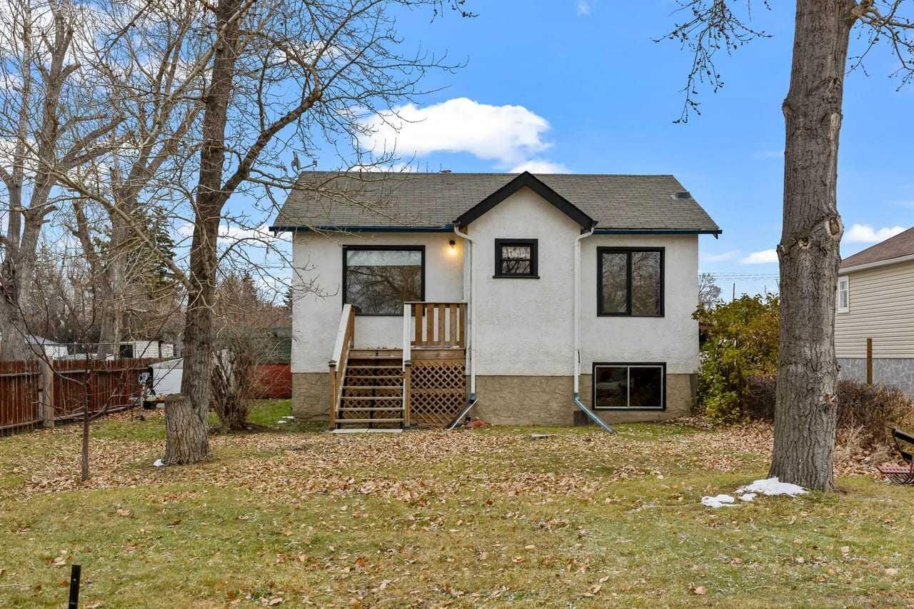 Property Photo:  209 Main Street  AB T0M 0M0 