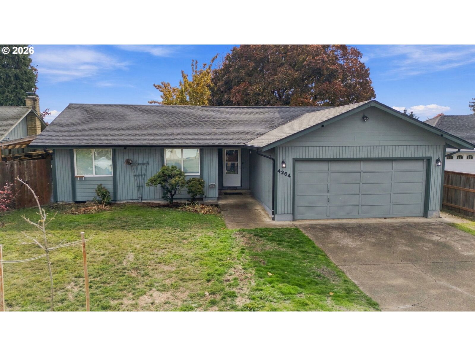 Property Photo:  4264 Dove Ln  OR 97402 