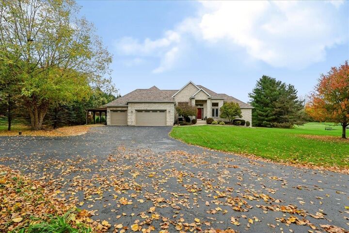 Property Photo: 7086 Manchester Road IL 61080