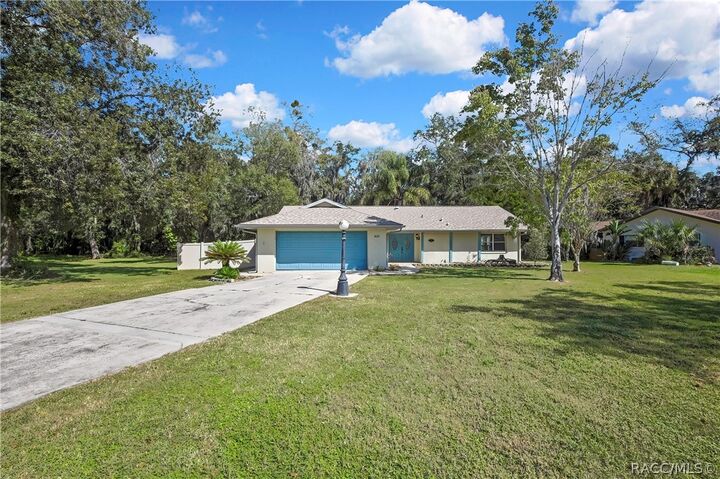 Property Photo:  4737 S Sawmill Way  FL 34448 