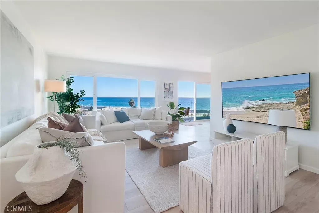 Property Photo:  251 Lower Cliff Drive 8  CA 92651 