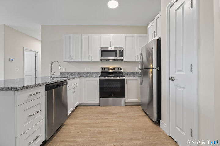 Property Photo:  55 Steele Boulevard 314  CT 06037 