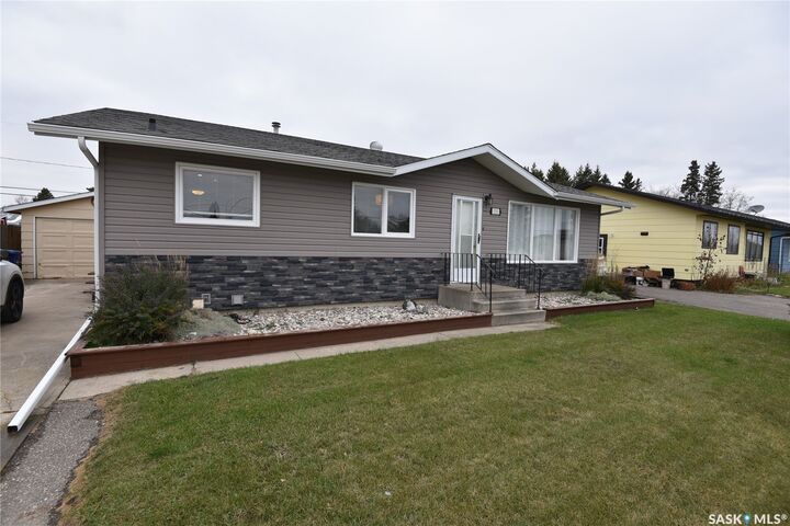 Property Photo: 110 6th Street E SK S0E 1E0
