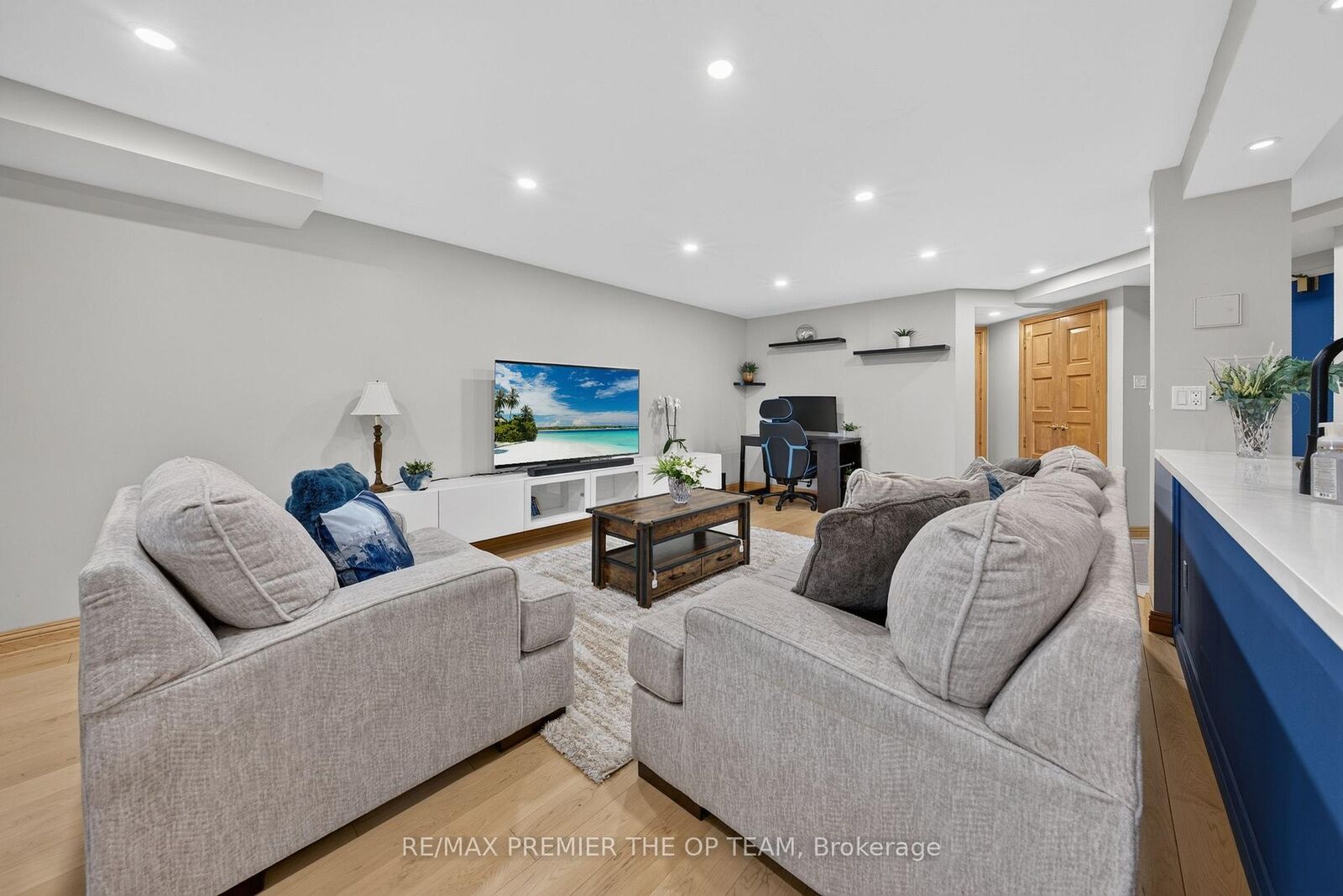 Property Photo:  100 Arbors Lane 404  ON L4L 7G4 