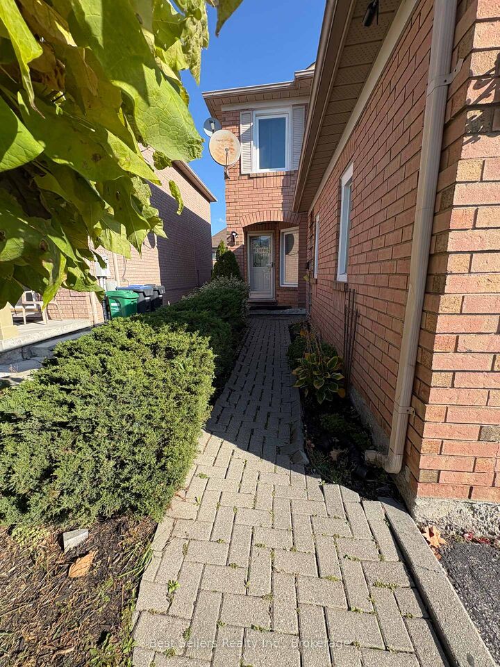 Property Photo: 25 Dusty Star Road ON L6R 1Y2