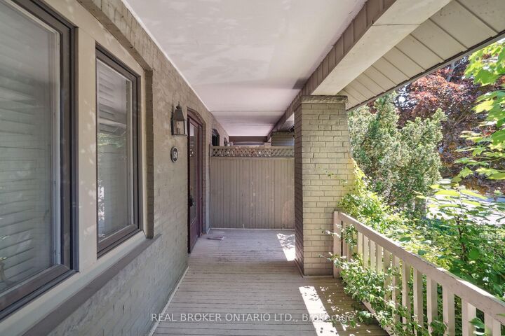 Property Photo:  134 Moore Avenue  ON M4T 1V8 